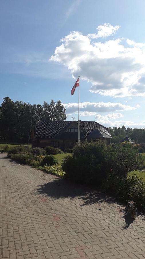 Lielkaibeni Hotell Vecpiebalga Eksteriør bilde